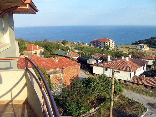 Widok z tarasu hotelu na Morze Czarne. Do plaży około 600 metrów - można się ...