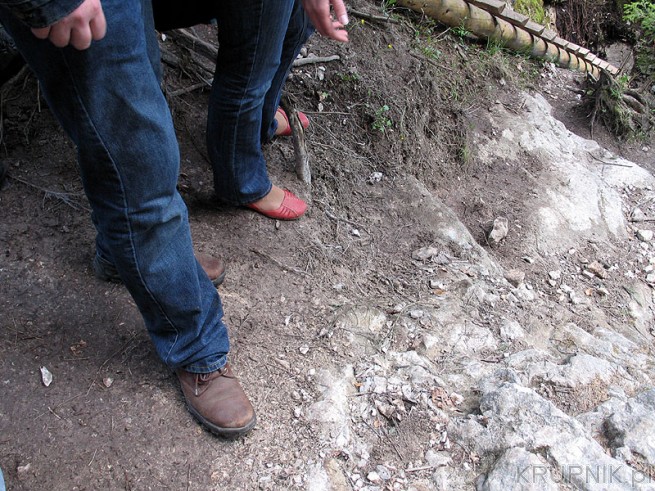 Czerwone buty nie są odpowiednimi do wyjścia w szlaki Słowackiego Raju