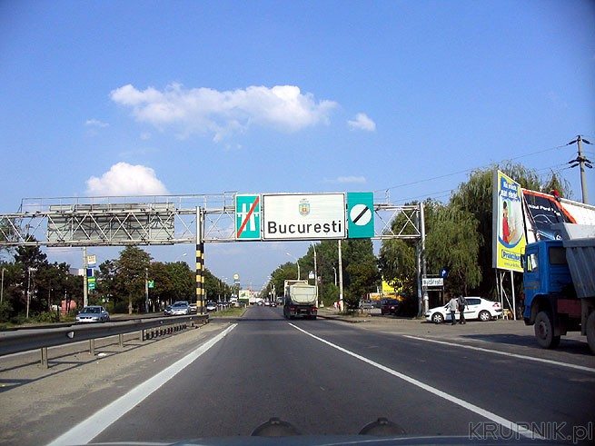 Wjeżdżamy do Bukaresztu. Nawigacja TomTom ma słabą mapę Rumunii, jednak Bukareszt ...
