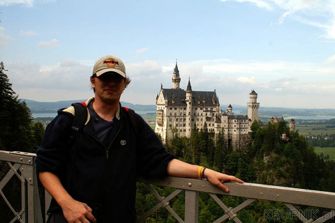 Ja z zamkiem Neuschwanstein w tle - zamek znany niemal wszystkim z pocztówek i ...