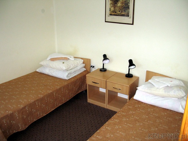Sypialnia w hotelu, standard słaby jak na 21 wiek, ale za to blisko i bezproblemowo