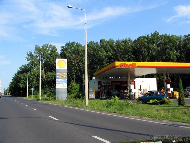 Ceny paliw na Węgrzech 2010r. benzyna 353,9HUF (5,15PLN), Diesel 335,9HUF (5,0PLN)