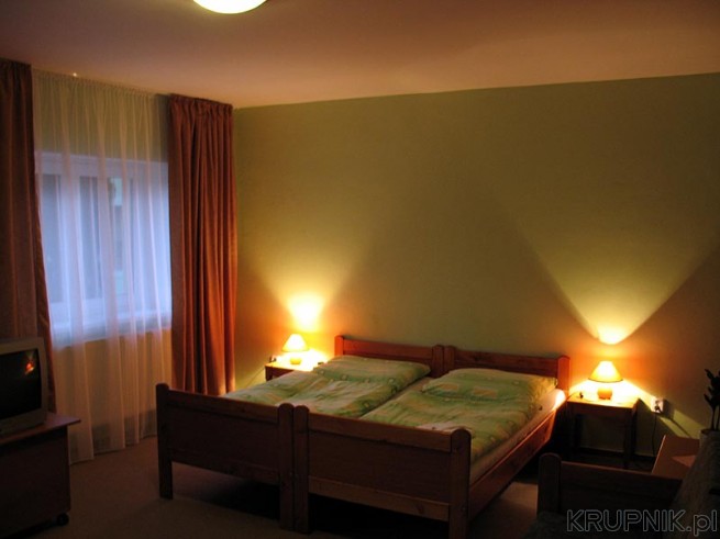 Nocleg w hotelu trzygwiazdkowym (zwykły hotel w Słowackim Raju) 1400koron (2 osoby) ...