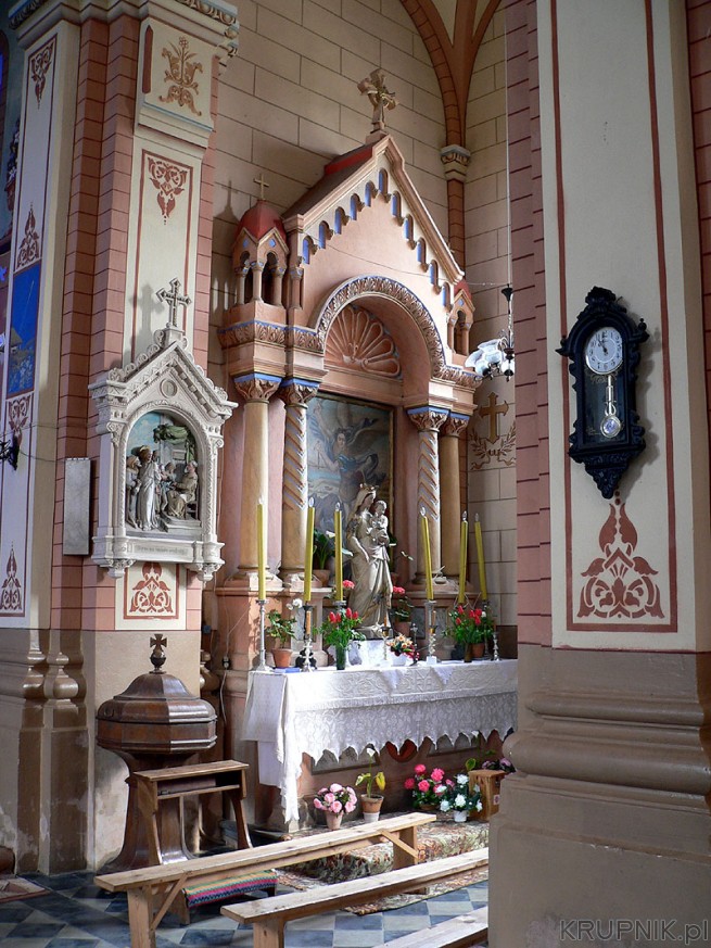 Wnętrze kościoła z kopią obrazu z Ostrej Bramy w Wilnie