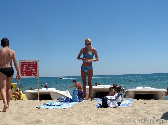 Rower wodny w Bułgarii - cena 10lv za 0,5h czyli około 5 euro. Wejście na plażę ...