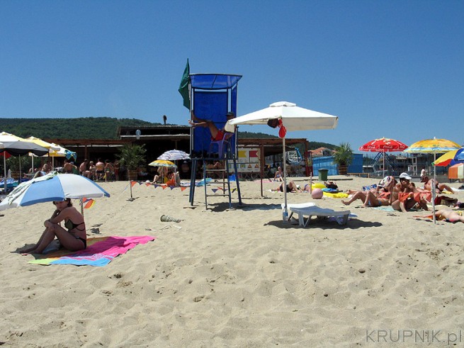 Plażowanie z własnym parasolem w Bułgarii - bezpłatne. I w Bułgarii nie jest ...