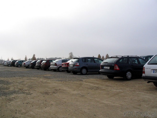 Parking pod Tatralandią - bezproblemowo  można zaparkować samochód