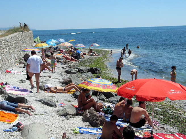 Plaża w Nesebar nie jest raczej rewelacyjna, przypomina chorwackie plaże. Do tego ...