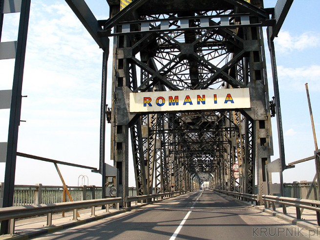 Most na Dunaju - granica bułgarsko rumuńska ma swój klimat i jest długi na kilkaset ...