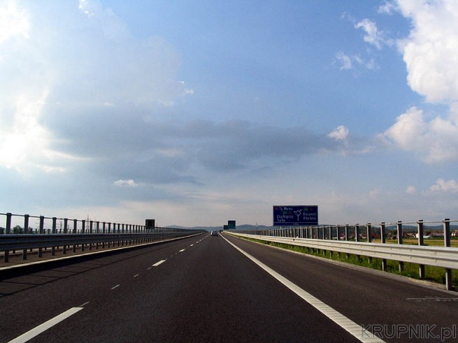 W Rumunii jest wiele nowych dróg, jedzie się bardzo dobrze. Tutaj odcinek nowej ...
