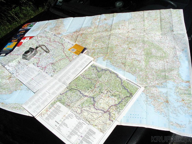 W turystyce samochodowej mimo nawigacji warto mieć mapy. Nie wyobrażam sobie jazdy ...