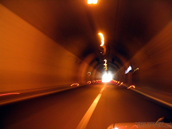 Tunele są fajnie oświetlone - oczopląs