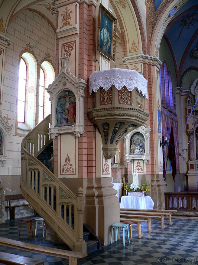 Wnętrze kościoła z kopią obrazu z Ostrej Bramy w Wilnie
